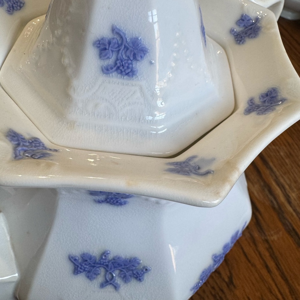 Elegant White and Blue Floral Teapot with lid & two teacups - Picture 11 of 16